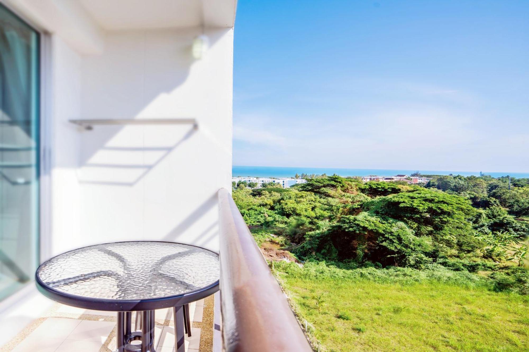 First Hua Hin - Happy Rent Leilighet Eksteriør bilde